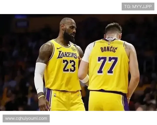 NBA季后赛激战正酣 詹姆斯领衔湖人挑战勇士争夺总决赛席位 - 副本 - 副本 (2)